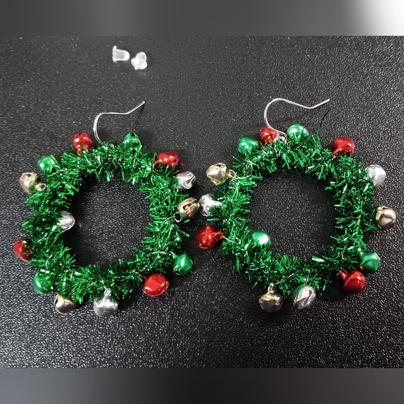 BELL WREATH EARRINGS (New) - Picture 3 of 3